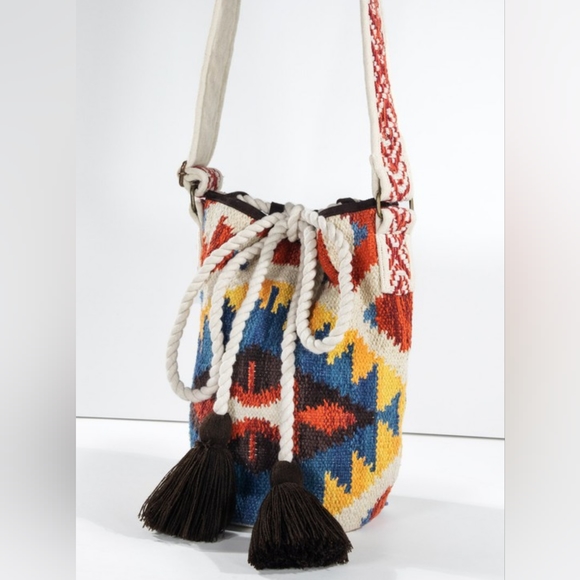 Bucket Shoulder Bag - Boho Ethnic Inspired Navajo Pattern - Handwoven Cotton - Picture 2 of 8